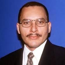 PELANDO EL PLATANO: El artículo del juez Rafael Ciprian