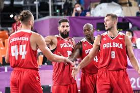 Reprezentacja polski w koszykówce 3x3 pokonała rosyjski komitet olimpijski 21:16 w czwartym meczu fazy grupowej turnieju na igrzyskach w tokio. Wre Rnxfxt7uxm