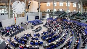 Information and translations of bundestag in the most comprehensive dictionary definitions resource on the web. Bericht Des Rechnungshofs Bundestag Wird Immer Grosser Und Teurer Archiv