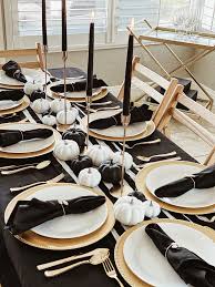 Along with the black, white, and purple napkins, this look will be a hit at your next function. 50 Easy Thanksgiving Decorations Cute And Simple Decor Ideas For Thanksgiving 2020
