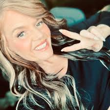 Jelly Roll surprised everyone at Nashville Rescue Mission's recovery  celebration — preaching a little, singing a little, and even serving meals  alongside Nashville's mayor. 🎶✨ See photos. ➡️ https://bit.ly/4onr9eh