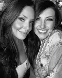 💫Meet Lauren & Suzy💫 We're so happy you all are here! . . Individually we  both have been in the beauty industry for around 13 years, the last 9 have  been together,