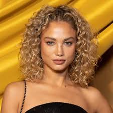 Rose Bertram Knows a Lightweight Long Black Dress and Oversized Sunglasses  Is the Ultimate Spring Outfit si_lifestyle