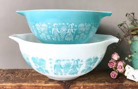 I was baking chicken breast in my anchor glass baking dish at the appropriate temperature of 375. How To Tell If Pyrex Is Vintage Patterns And Marks Lovetoknow