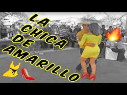 La Chica De Amarillo Tienes Que Verla Youtube