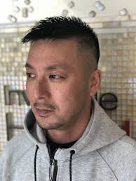 スポーツ刈りって何ですか？ これの質問について明確な答えを出せる人はいないと思います。 何故ならスポーツは数えきれないほどの種類があるからです。 スポーツ刈りって角刈りのことなの？ 僕（必死のパッチ）が生まれ育った街は田舎だった為か床屋の数が少なく近所の小中学生たちは. ãŠæ´'è½ã‚¹ãƒãƒ¼ãƒ„åˆˆã‚Šã‚¹ã‚­ãƒ³ãƒ•ã‚§ãƒ¼ãƒ‰ Mens Gallery Invincible Hair Mada å§«è·¯ã®éš ã‚Œå®¶ãƒ˜ã‚¢ã‚µãƒ­ãƒ³