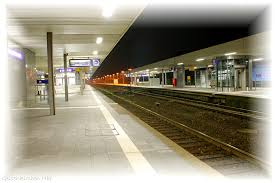 Offering free wifi and city views, gelsenkirchen city am hbf & zob is an accommodation situated in gelsenkirchen. Gelsenkirchen Hbf Foto Bild Architektur Architektur Bei Nacht Motive Bilder Auf Fotocommunity