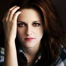 bella Cullen (@bellaswann_)