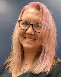 Christine Lanham's Instagram, Twitter & Facebook