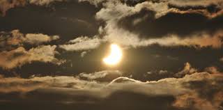 Voilà sans doute une destination qui répond à la question. Ou Aller Et Avec Qui Aller Voir A Lyon L Eclipse De Soleil De Ce Vendredi 20 Mars La Lettre A Jal