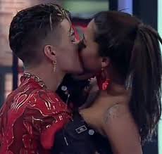Maybe you would like to learn more about one of these? Em Festa Biel E Tays Reis Trocam Primeiro Beijo E Outro Novo Casal Pode Ter Surgido Entenda E Saiba Tudo Que Rolou Em A Fazenda 12 Estrelando