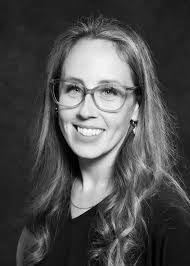 Kelly Bateman's Instagram, Twitter & Facebook