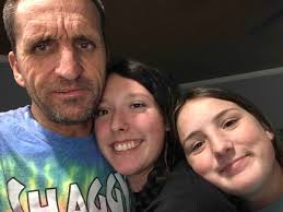 Fundraiser by Bruce Grandchamp : Help Ronnie take care of his girls