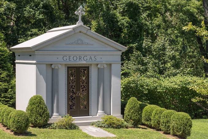 The Family Legacy Lives On: A Guide to Planning and Building a Mausoleum -  Rock of Ages | Handcrafted monuments