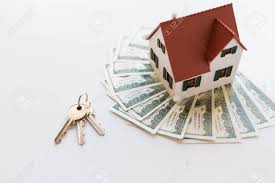 ¿se puede ganar dinero desde casa por internet? Cerca Del Modelo De Casa Dinero En Dolares Y Llaves De La Casa Fotos Retratos Imagenes Y Fotografia De Archivo Libres De Derecho Image 61366225