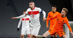 Met welke elf spelers moet het nederlands elftal woensdag 24 maart tegen turkije aantreden. Turkse Pers Kraakt Oranje Geen Wk Zou Geen Verrassing Zijn Zeker Met De Boer Voetbalprimeur Nl