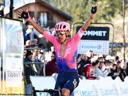 El ciclista colombiano del ef procycling daniel felipe martínez, perdió su bicicleta este día sábado 20 de junio quieres apoyar. Paris Niza Daniel Felipe Martinez Se Impone En El Col De Turini Egan Bernal Nuevo Lider