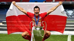 I wish all of you for these holidays to be full of family love ️🤍 i wish you a lot of health, faith and hope for a better tomorrow🙏merry christmas Bayerns Lewandowski I Deserved Ballon Dor This Year