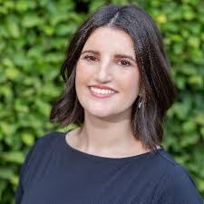 Amanda Sands's Instagram, Twitter & Facebook