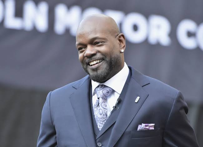 Emmitt Smith's Travel Advice: Packing Tips, Exercise, Sleep - Bloomberg