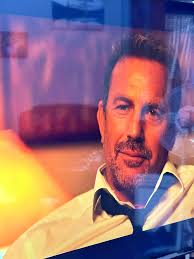 Review of 2014 action movie 3 Days to Kill starring Ethan Renner