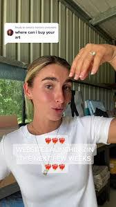 Marianna Phillips's Instagram, Twitter & Facebook