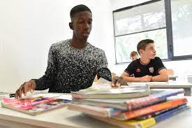 Une réalisation de idec ingenierie, filiale du groupe idec opérateur immobilier global, destinée à un centre de formation et d'entrainement du football club. Le Centre De Formation Fc Lorient