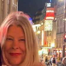 Julie-Ann Corrigan (@juliannwriter)