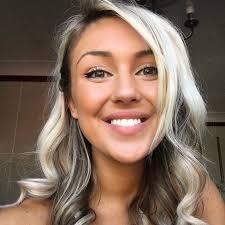 Ellie Grady's Instagram, Twitter & Facebook