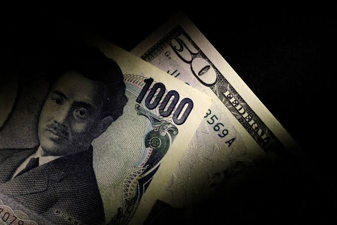 Samurai, Ninja loans boom as Japan banks hunt for yield | Reuters