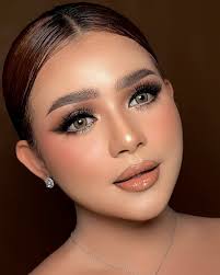 Exclusive Private Class Result ✨ Mua. @babos_makeup Coached.  @agasitorus_mua Muse. @vetriciaaa_ Attire. @holong.bridal Nailart.  @lashes.fantastic #classmakeupagasitorus #makeupwisuda #makeupnatural  #makeup #makeupmedan #makeupmedanmurah ...