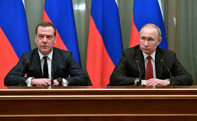Владимир путин и дмитрий медведев стали политиками благодаря анатолию собчаку, мэру петербурга и отцу ксении собчак. Dmitry Medvedev Was Putin S Political Wingman For Years Now Putin Wants Some Distance The Washington Post