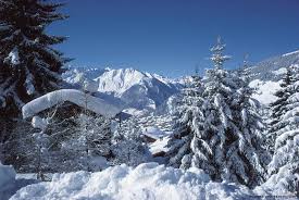 تؤثر تيارات الأطلسي بالبلاد فتجلب الشتاء الرطب وخصوصاً في غرب البلاد أما في الصيف فتعدّ مناطق الجنوب. Ø§Ù„ÙˆØ¬Ù‡Ø§Øª Ø§Ù„Ø³ÙŠØ§Ø­ÙŠØ© Ø§Ù„Ù…Ø«Ø§Ù„ÙŠØ© ÙÙŠ Ø§Ù„Ø´ØªØ§Ø¡ Ùˆ Ø§Ù„ØµÙŠÙ Ø®Ø§Øµ Ø¨Ø§Ù„ØªØ­Ø¯ÙŠ Pink Rony