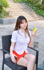 街拍 微胖身材小姐姐 包臀裙露美腿 多少男人疯狂街拍熟女第2张 街拍美女网in 2020
