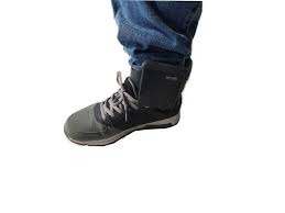 The secure continuous remote alcohol monitor, or scram, reads the blood alcohol content of the person wearing it every 30 minutes and reports those readings to supervising agencies. China Parolee Tracker Gps House Arrest Tracking Ankle Bracelet Waterproof Mt200x Ankle Monitor China Law Enforcement Gps Tracking Devices Offender Tracker