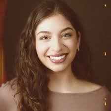 Alyssa Bustillos's Instagram, Twitter & Facebook