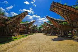 Rumah adat tongkonan toraja (sulawesi selatan). Rumah Adat Tongkonan Asal Daerah Toraja Sulawesi Selatan