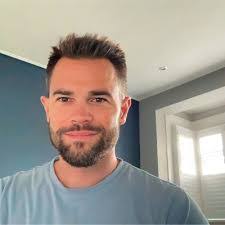 Kyle Grimshaw's Instagram, Twitter & Facebook