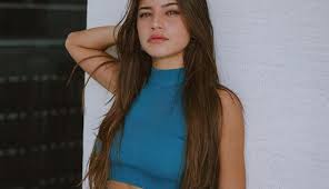 La excantante de rombai apuntala su carrera solista y ya es parte de la crema de la industria musical latina. Emilia Mernes La Ex De Fer Vazquez Y Neymar A Punto De Blanquear Romance Tvshow 28 12 2020 El Pais Uruguay