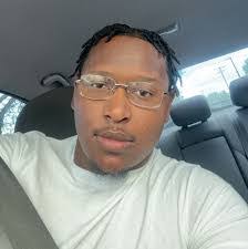 Jaron Arnold's Instagram, Twitter & Facebook