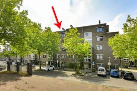 Via de gemeenschappelijke entree wordt toegang geboden aan het appartement op de. Marcantilaan 133 1051 Lw Amsterdam Francis Helmig Makelaardij