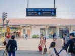 Jadwal ka bandara soetta dari bandara ke sudirman baru dan manggarai paling pagi 06.20 sedangkan jam paling malam dari bandara pada rp 30.000 untuk rute bandara duri bandara bni city bandara manggarai. Catat Jadwal Dan Harga Tiket Kereta Api Bandara Dari Stasiun Manggarai Tribun Travel
