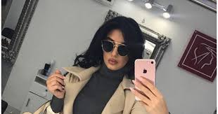 Drita stublla ka një numër ndjekësish në instagram rreth 66.8 mijë ku publikon fotografi të shumta në të cilat çdoherë pothuajse thekson linjat. Te Gjitha Lajmet Nga Drita Stublla