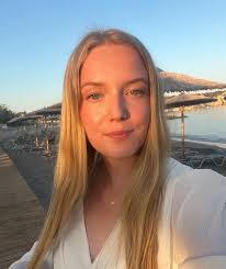 Hi! My name is Linnéa and I am 19 years old from Sweden🇸🇪. I am looking  for a host family in France starting in January or in February 2026, to  stay at