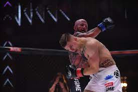 Karta walk fame mma 10 to także pojedynki z udziałem takich zawodników jak dawid malczyński, marta linkiewicz, arkadiusz tańcula. Kto Walczy Na Fame Mma 10 Karta Walk Zawodnicy I Kolejnosc Wszystkie Walki Eska Pl