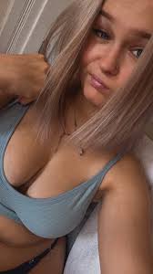 SENDING PICSS TO EVERYONE WHO LIKES THIS POST (I will actually do it but be  patient 😙)