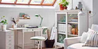 Au lieu d'un bureau avec pieds, vous pouvez également choisir un bureau suspendu. Amenager Un Bureau Gain De Place Toutes Nos Idees Deco Marie Claire