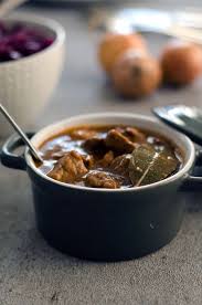 Saftiges Zartes Gulasch Nach Oma S Rezept Juicy And Tender Goulash Northern German Style Recipe Also In English Lecker Rezepte Kuchenmaschine
