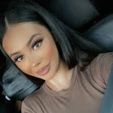 Alina Arellano's Instagram, Twitter & Facebook