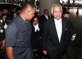 Pria mulia ini tumbuh sebagai seorang yatim piatu karena orang. Muhammad Shafee Abdullah Muhammad Farhan Bin Muhammad Shafee Najib Shafee Get Leave To Challenge Sri Ram S Appointment Find The Perfect Shafee Abdullah Stock Photos And Editorial News Pictures From